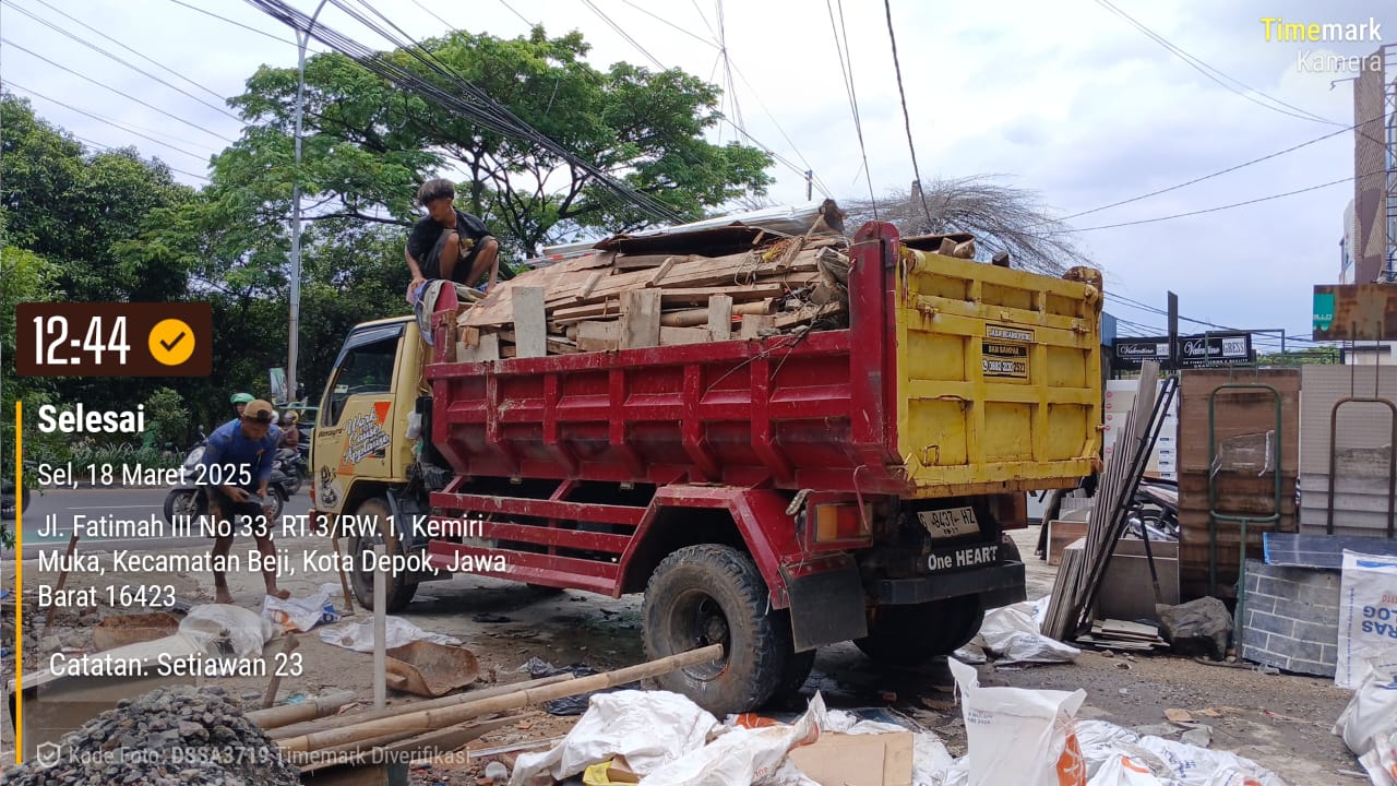 Jasa Buang Sampah Proyek di lokasi konstruksi